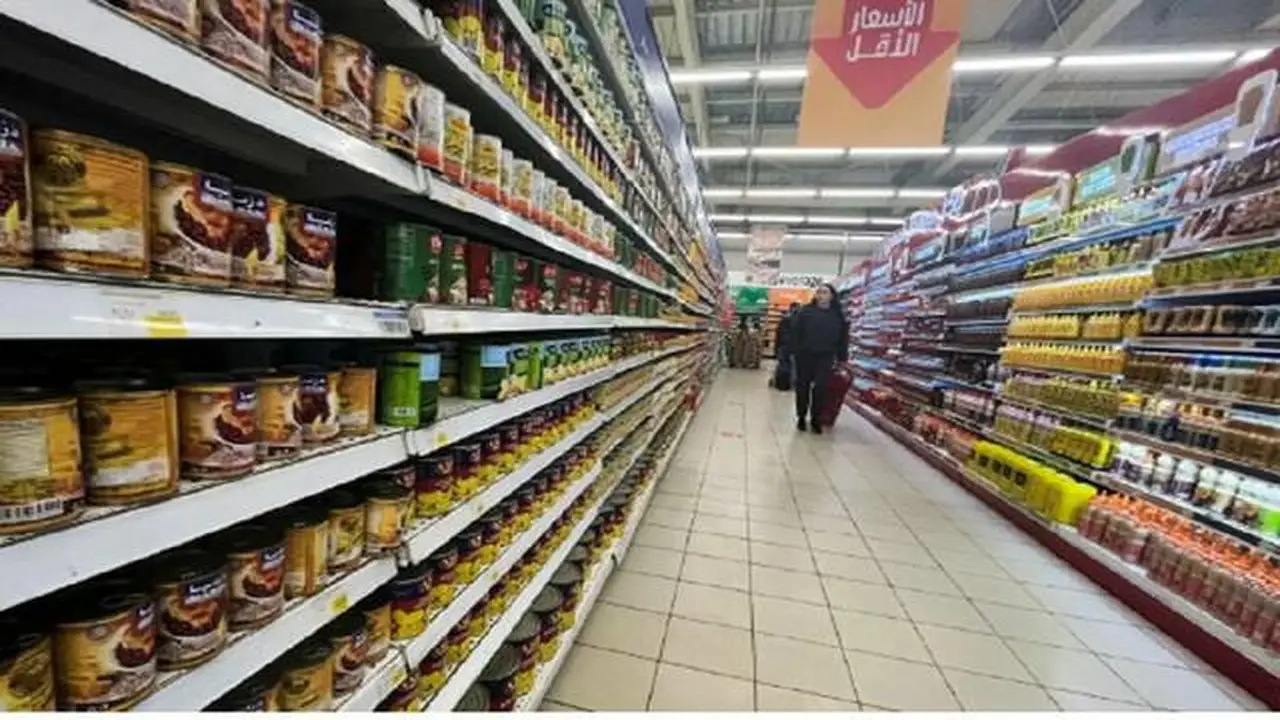 ارتفاع أسعار السلع الأساسية في مصر وسط زيادة ملحوظة في تكلفة الجبن